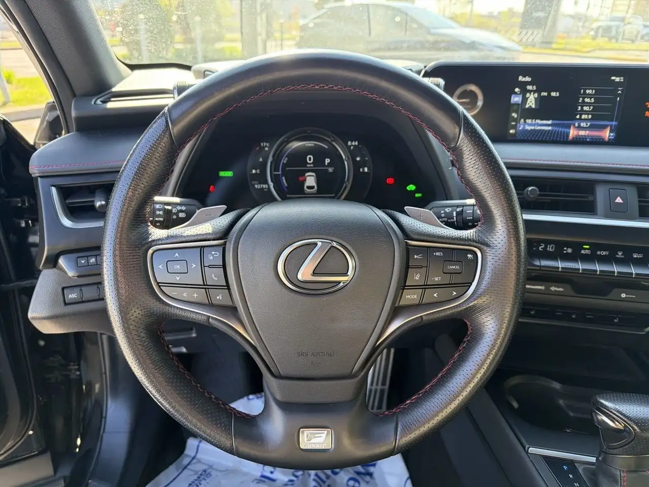 Lexus UX снимка Lexus UX
