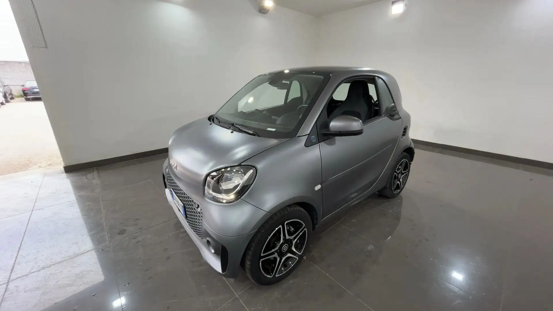smart forTwo Fortwo eq Pulse 22kW Grigio - 2