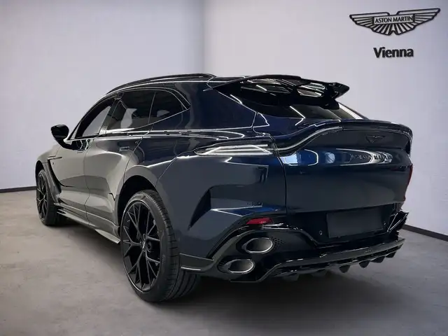 Aston Martin DBX view 4