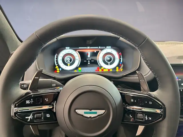Aston Martin DBX view 8