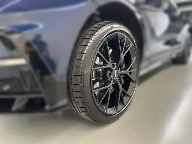 Aston Martin DBX view 6