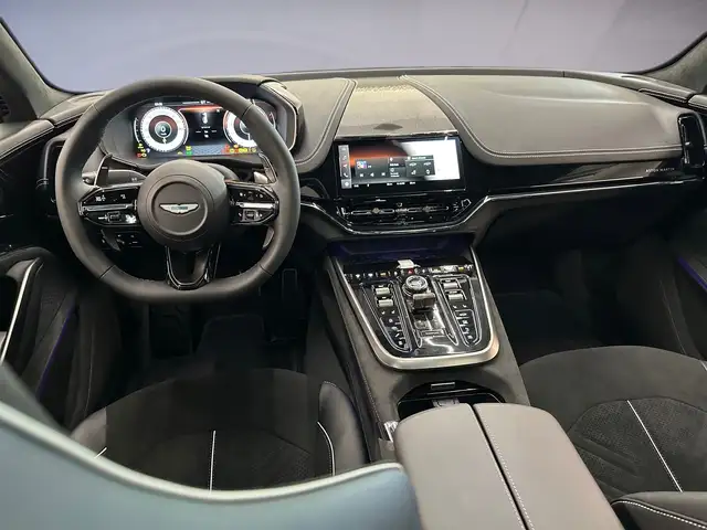 Aston Martin DBX view 10