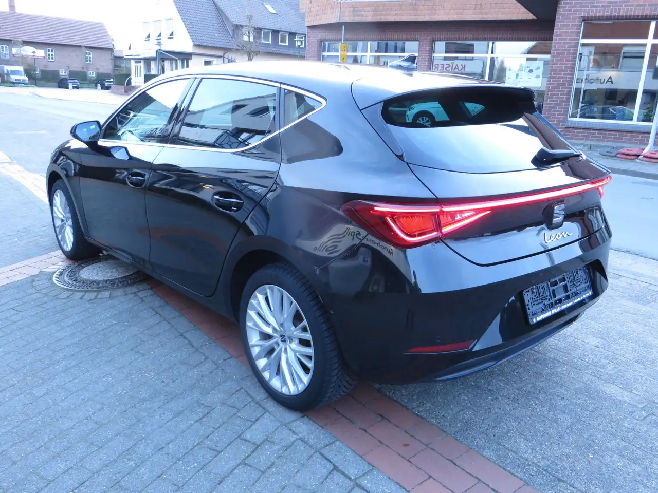 SEAT Leon Xcellence **wenig Kilometer** DSG SHZ Navi ACC, миниатюра 3
