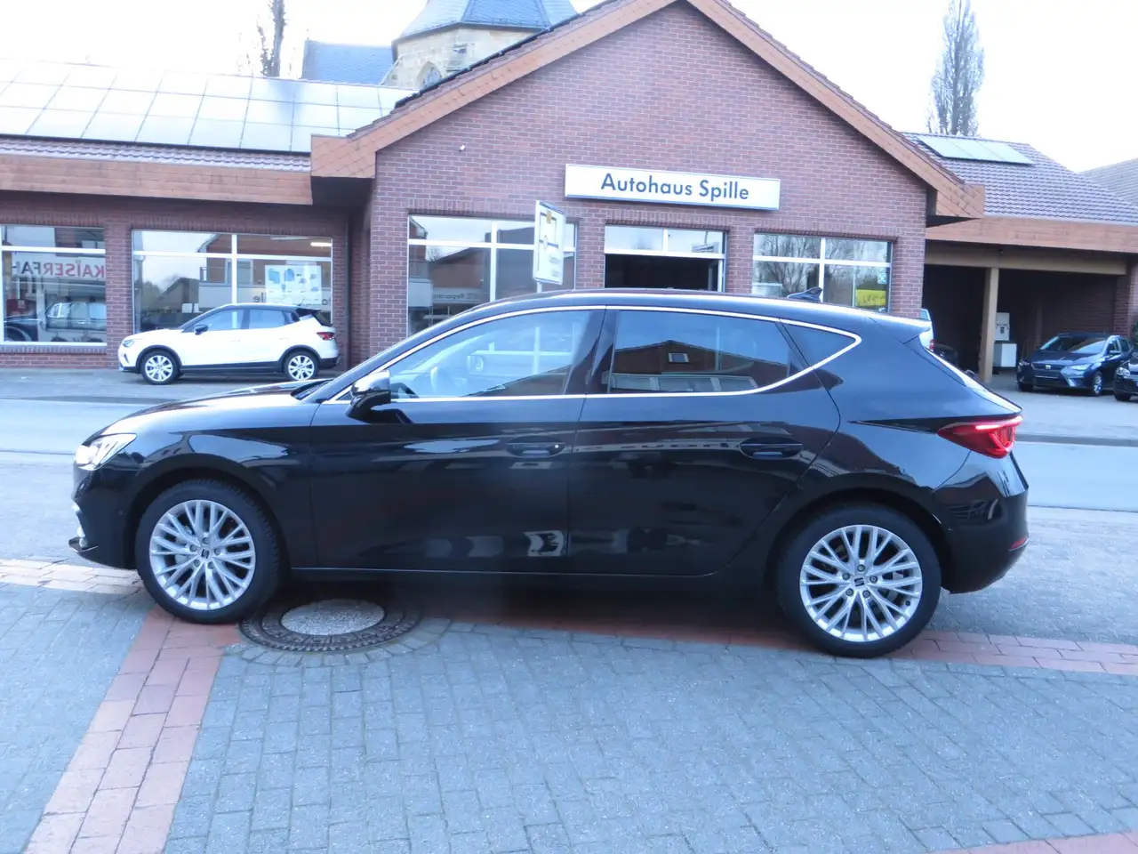 SEAT Leon Xcellence **wenig Kilometer** DSG SHZ Navi ACC, миниатюра 5