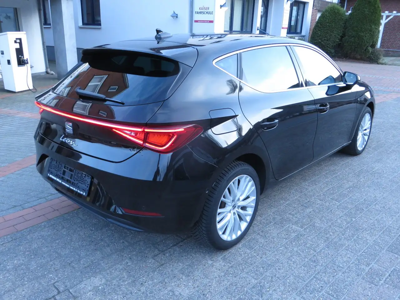 SEAT Leon Xcellence **wenig Kilometer** DSG SHZ Navi ACC, миниатюра 9