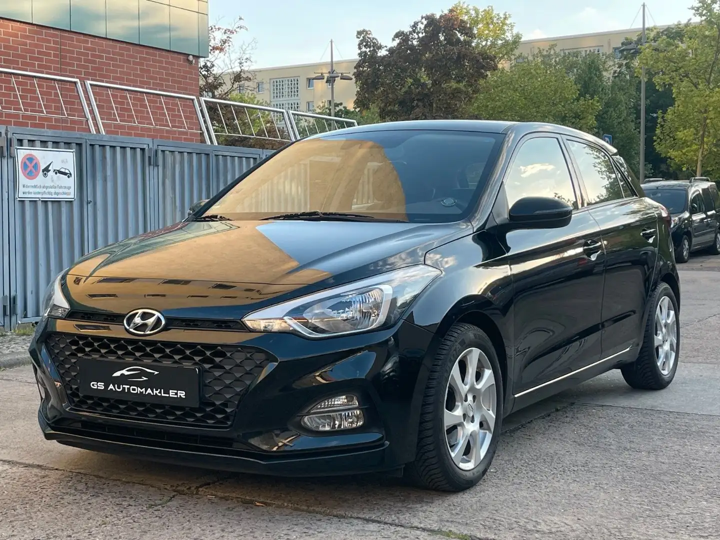 Hyundai i20 Active Automatik PDC R.KAMERA APPLE CARPLAY Nero - 2