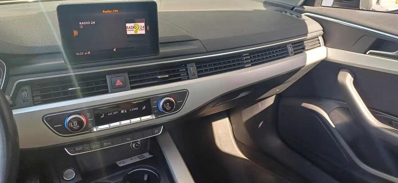 Audi A4 Avant 1.9 tdi 90cv auto, foto 2