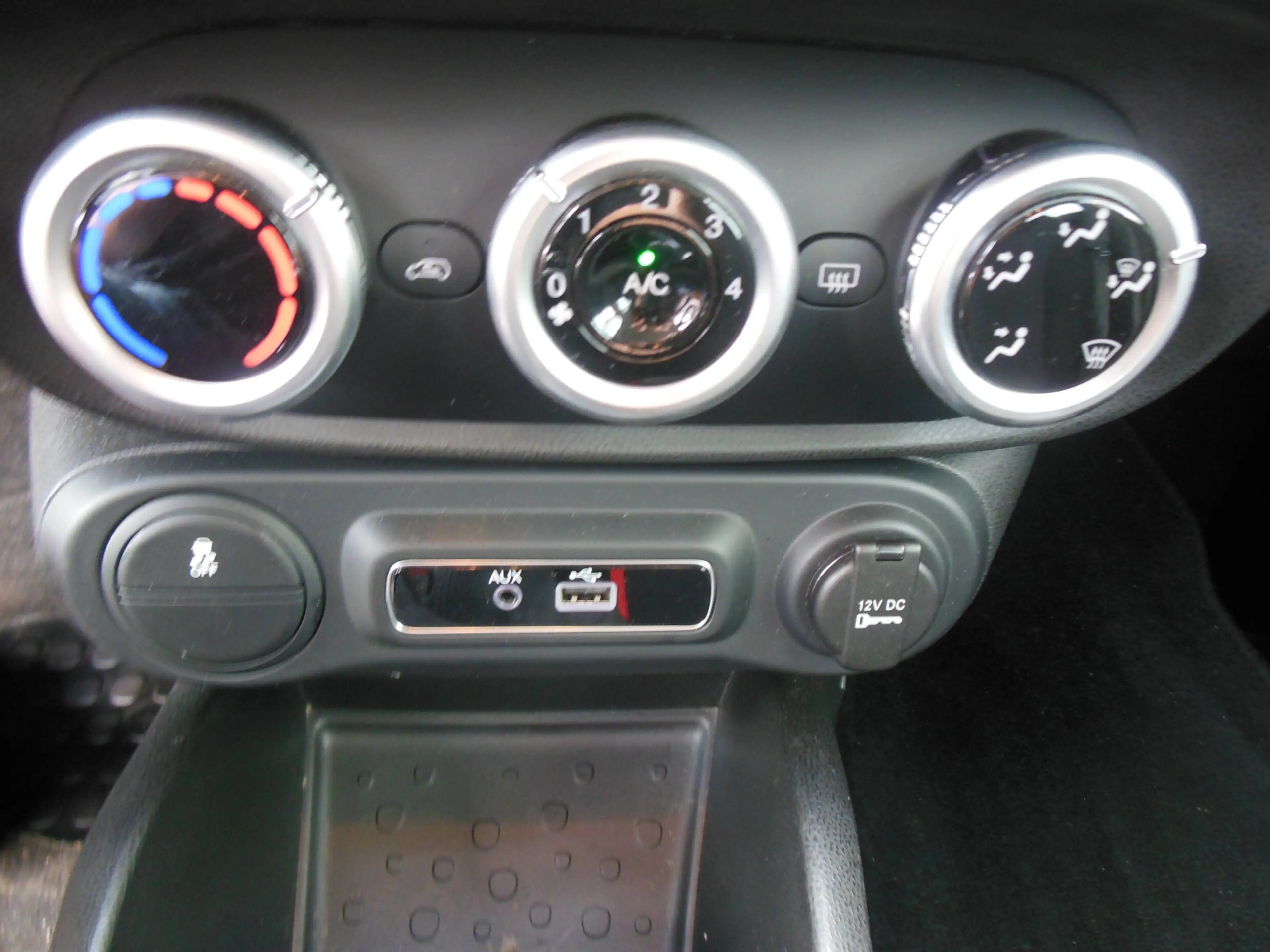 Fiat 500L 0.9 TwinAir CityCross Staat in De Krim — photo 15