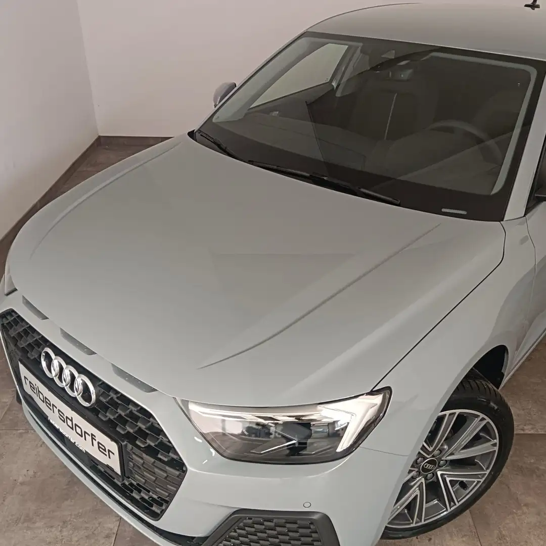 Audi A1 25 TFSI intense Grau - 2