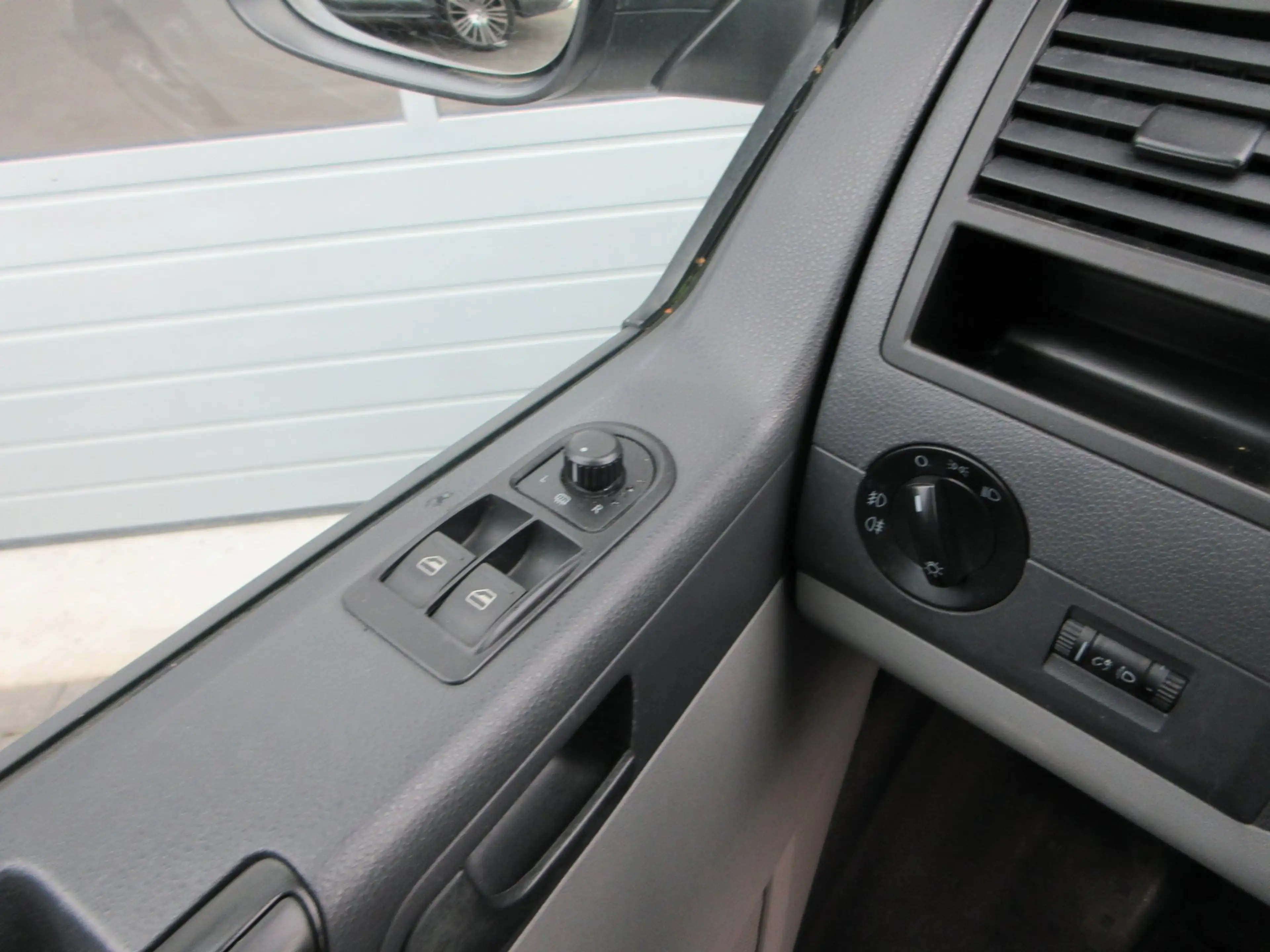 Volkswagen Transporter 2.0 TDI L1H1 airco trekhaak — photo 11