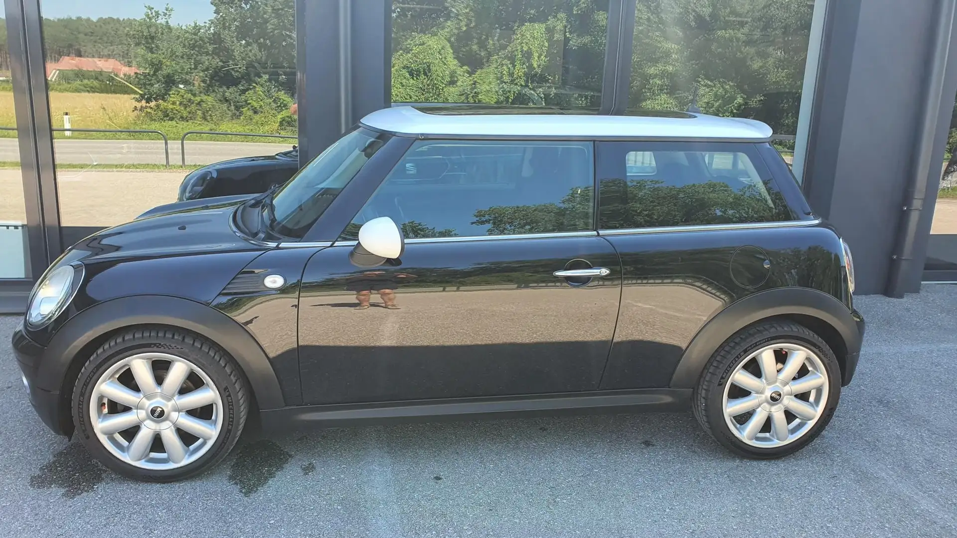 MINI One Cooper Schwarz - 1