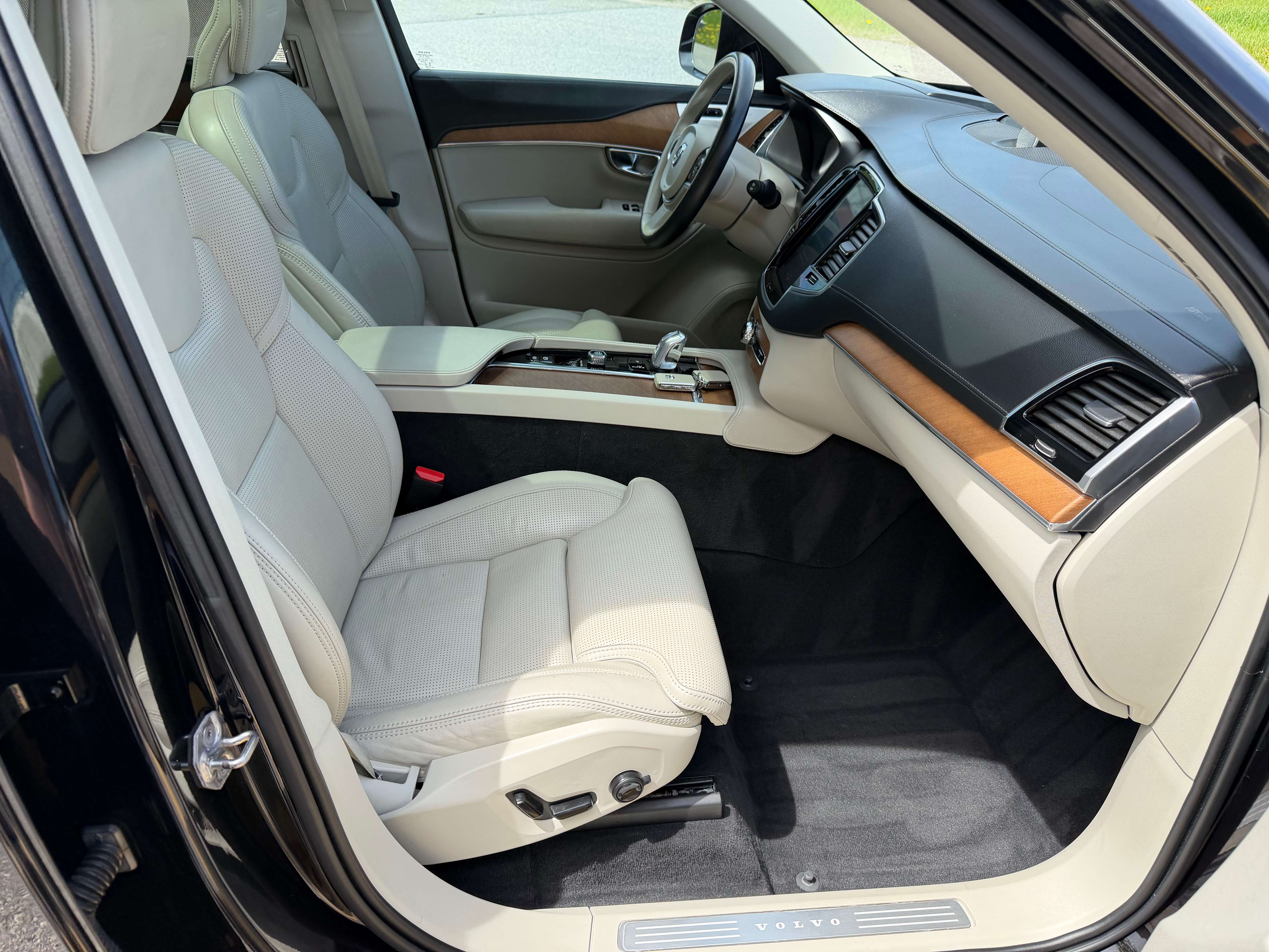 2019 Volvo XC90 T8 eAWD Plug-In Hybrid Inscription Clean Carfax thumb 21