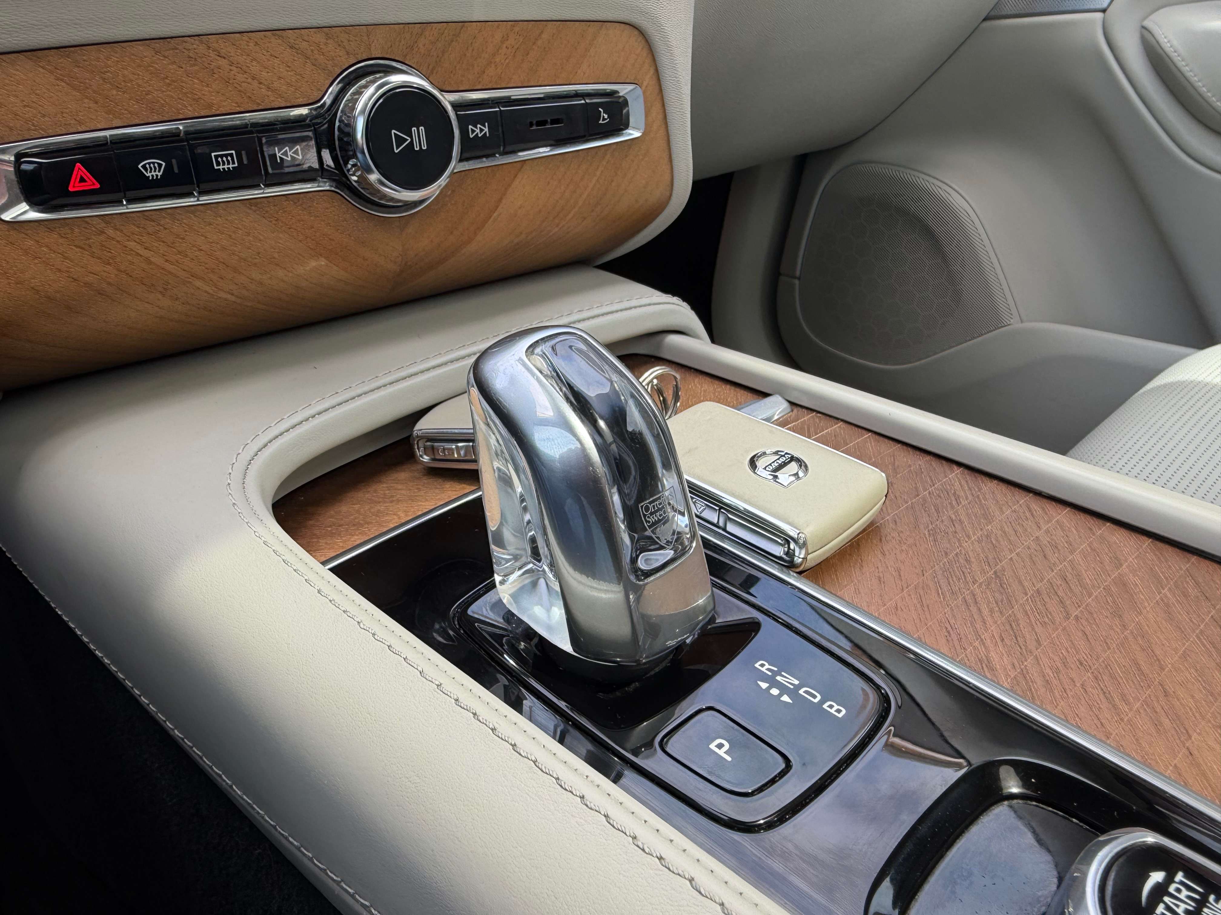 2019 Volvo XC90 T8 eAWD Plug-In Hybrid Inscription Clean Carfax thumb 26