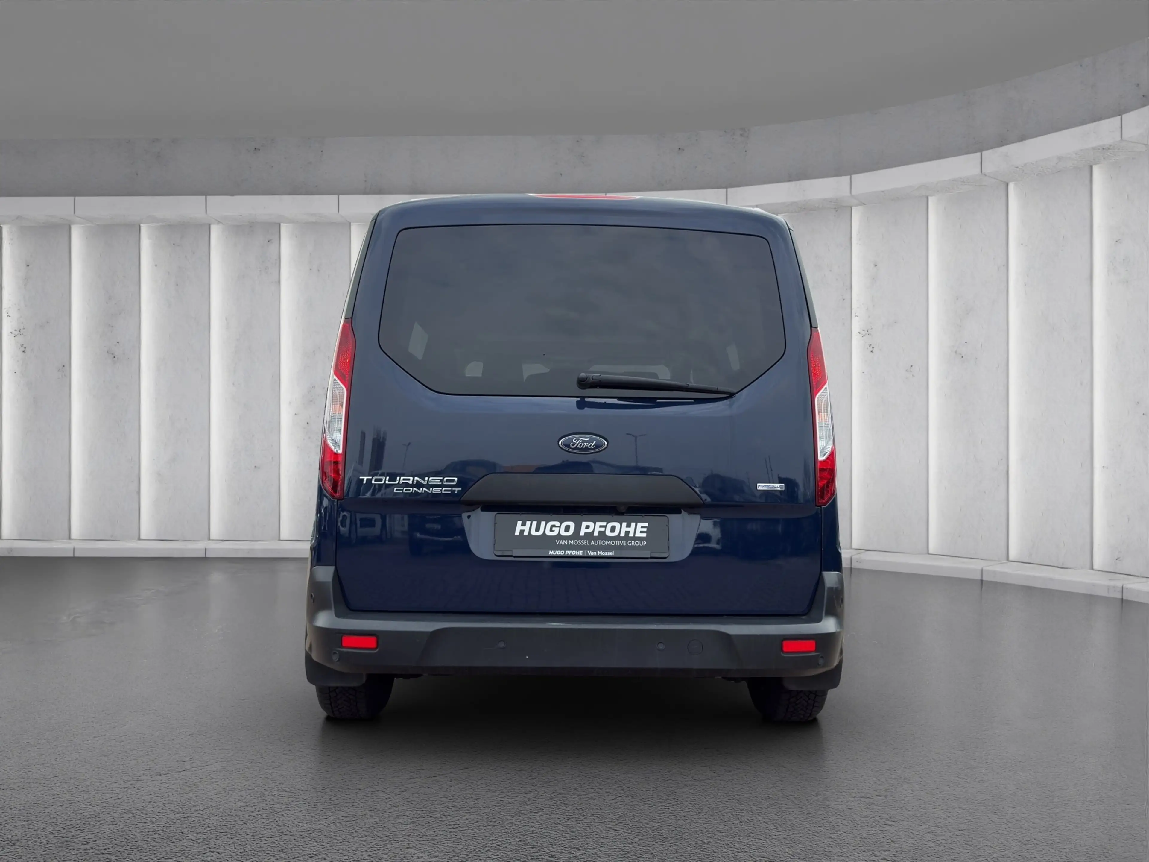 Ford Grand Tourneo Connect — photo 4