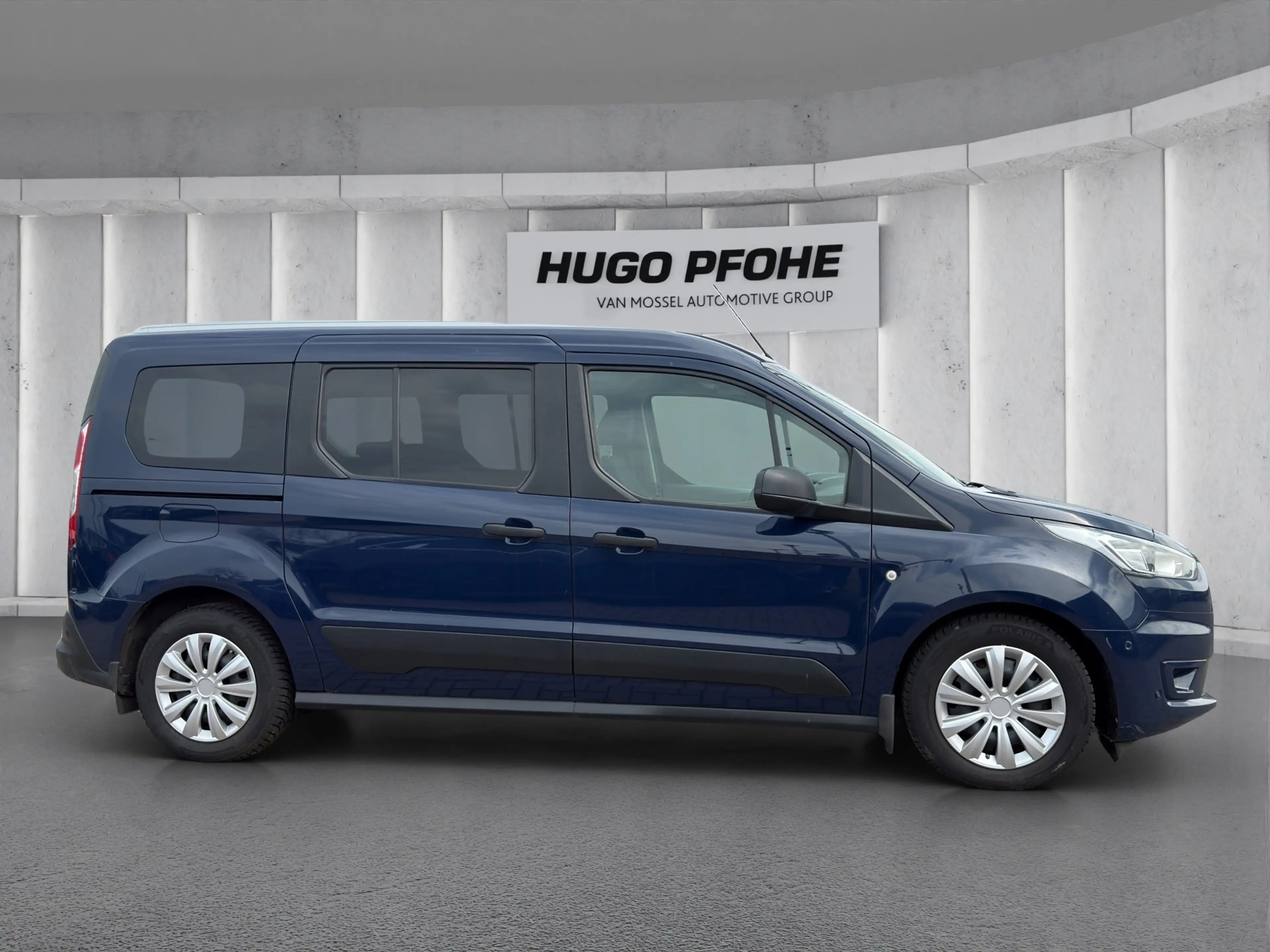 Ford Grand Tourneo Connect — photo 6