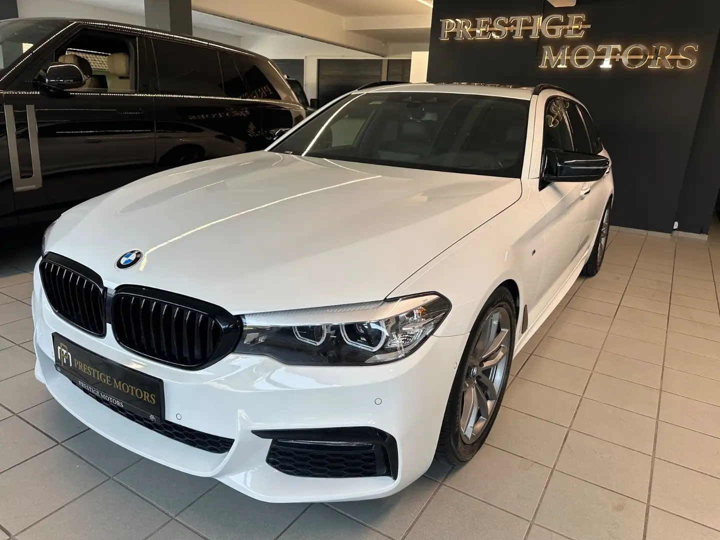 BMW 520 d xDrive M Sport PANORAMA Blanc - 1