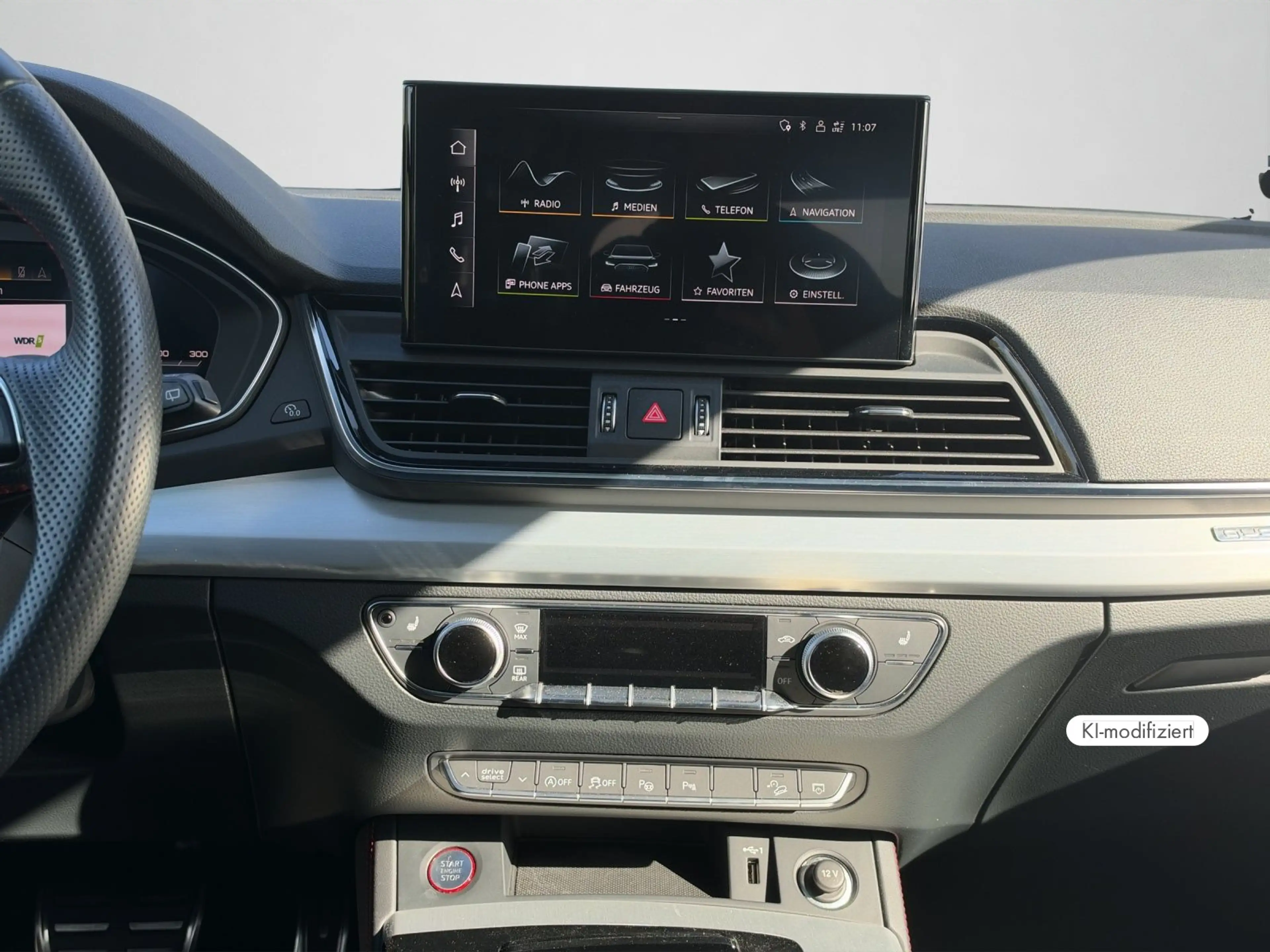 Audi SQ5 TDI tiptronic PANO MATRIX AHK HUD NAVI SHZ — photo 11