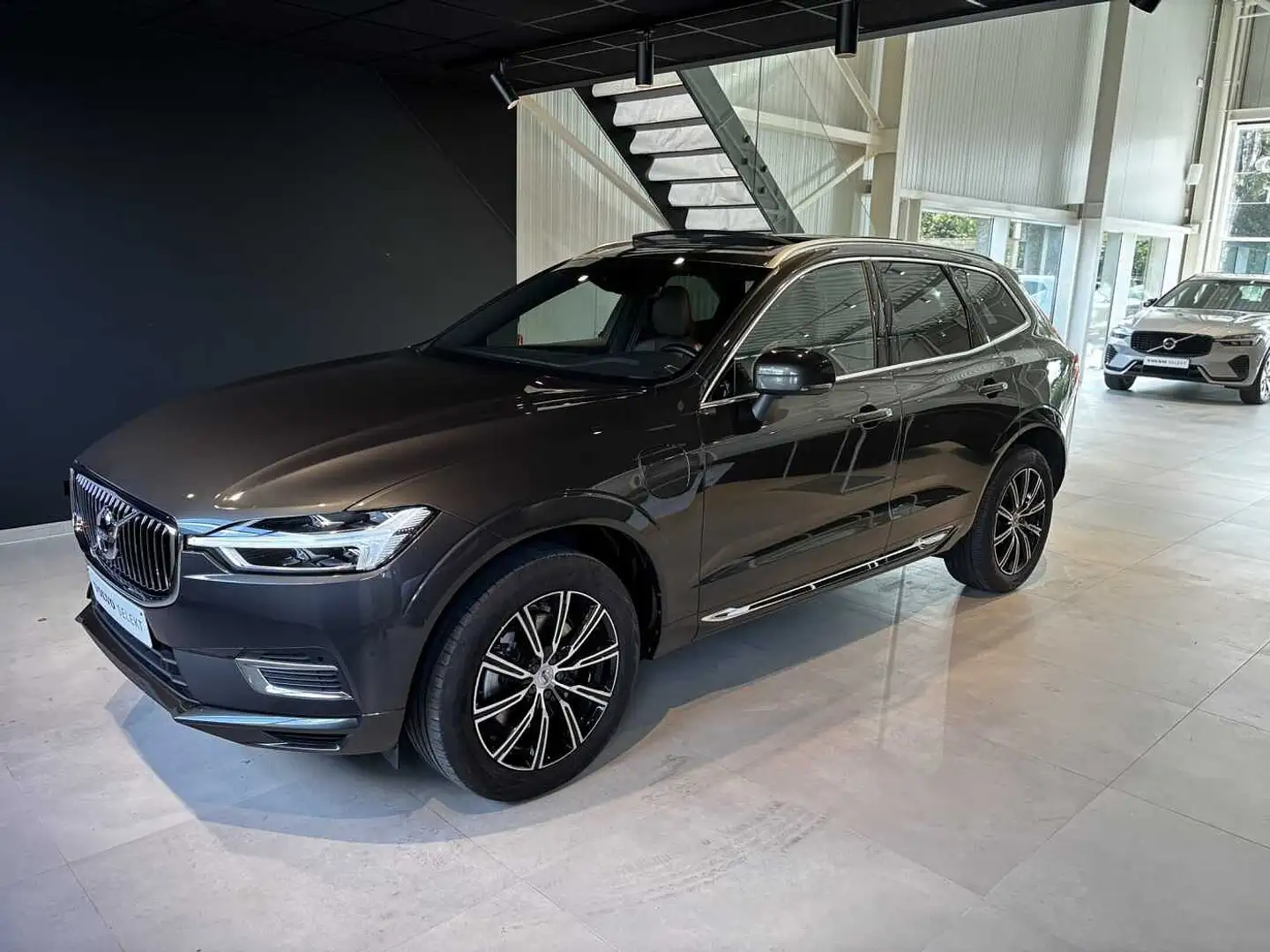 Volvo XC60 Inscription T8 Twin Engine eAWD plug-in hybride Grigio - 1