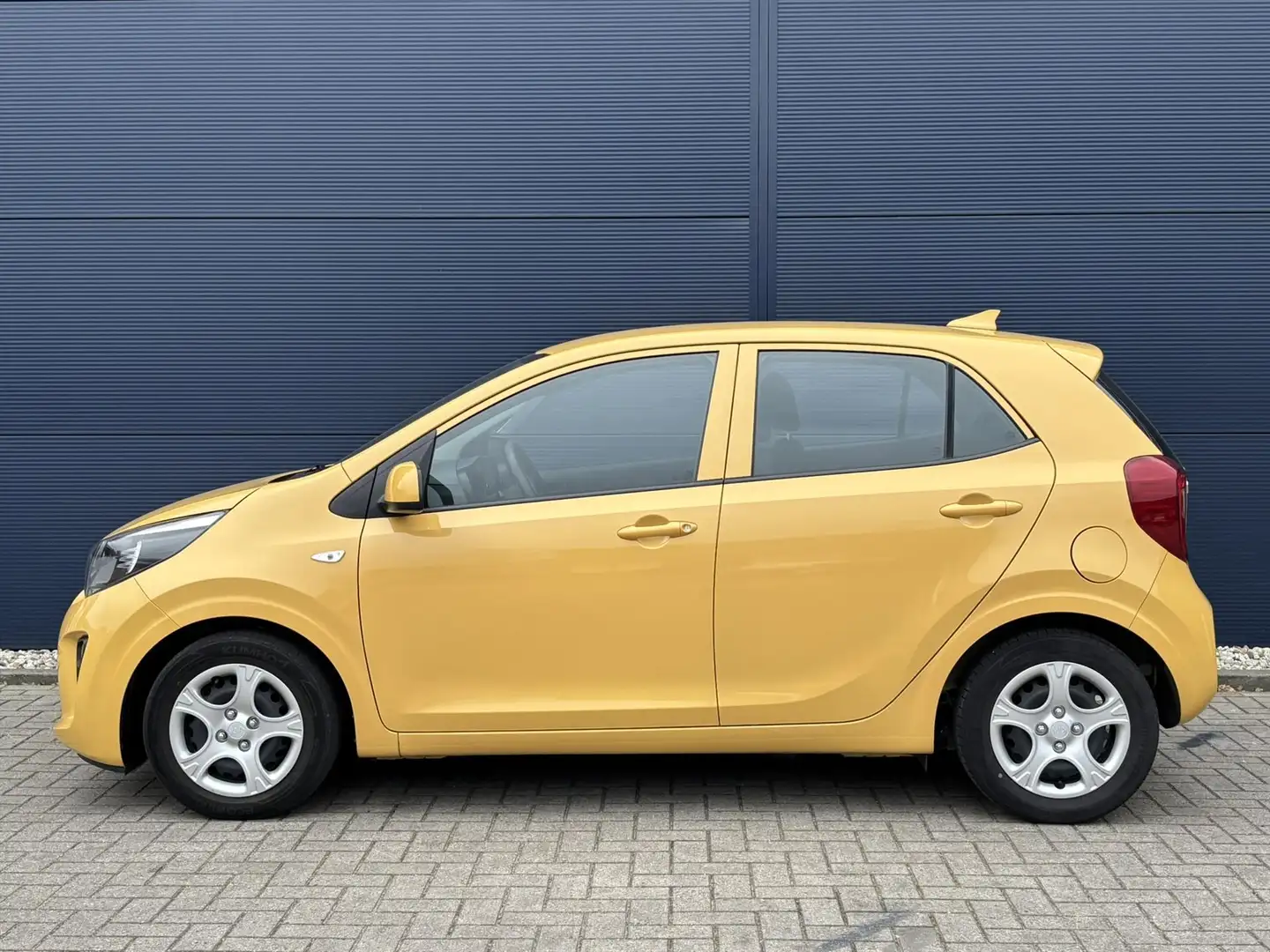 Kia Picanto 1.0 MPi 67pk 4-zits ComfortLine Camera | Airco Geel - 2