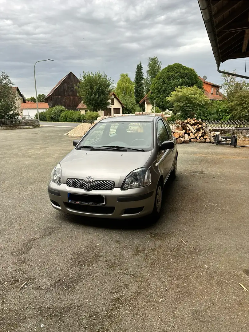 Toyota Yaris 1.0 - 2