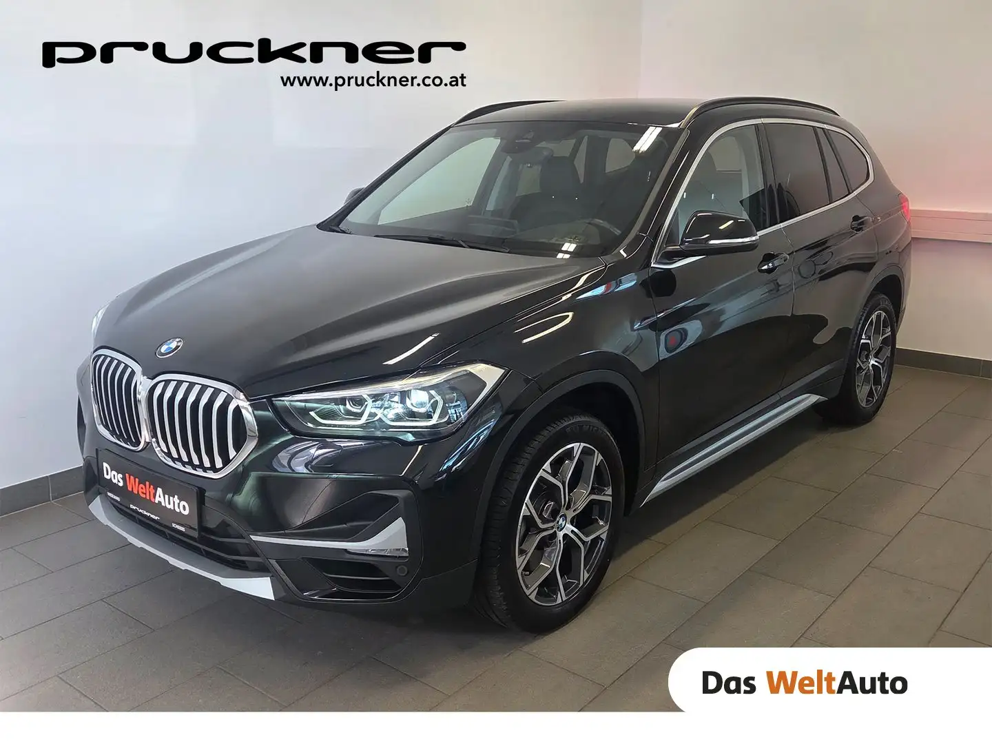 BMW X1 xDrive20i Aut. Schwarz - 1