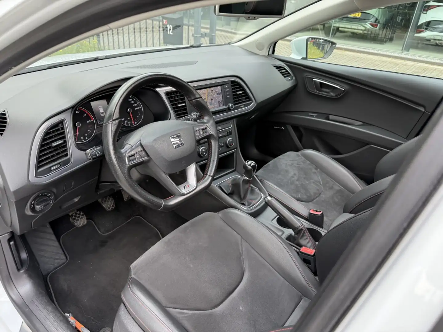 SEAT Leon ST 1.4 TSI 150PK ACT FR Dynamic | Navi | Panorama Wit - 2