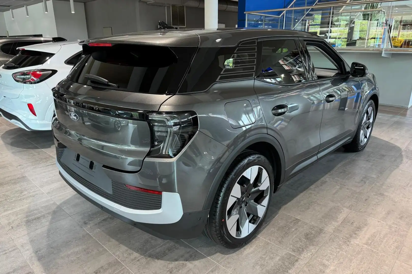 Ford Explorer Premium Extended Range RWD 77 kWh | Direct uit voo Grijs - 2