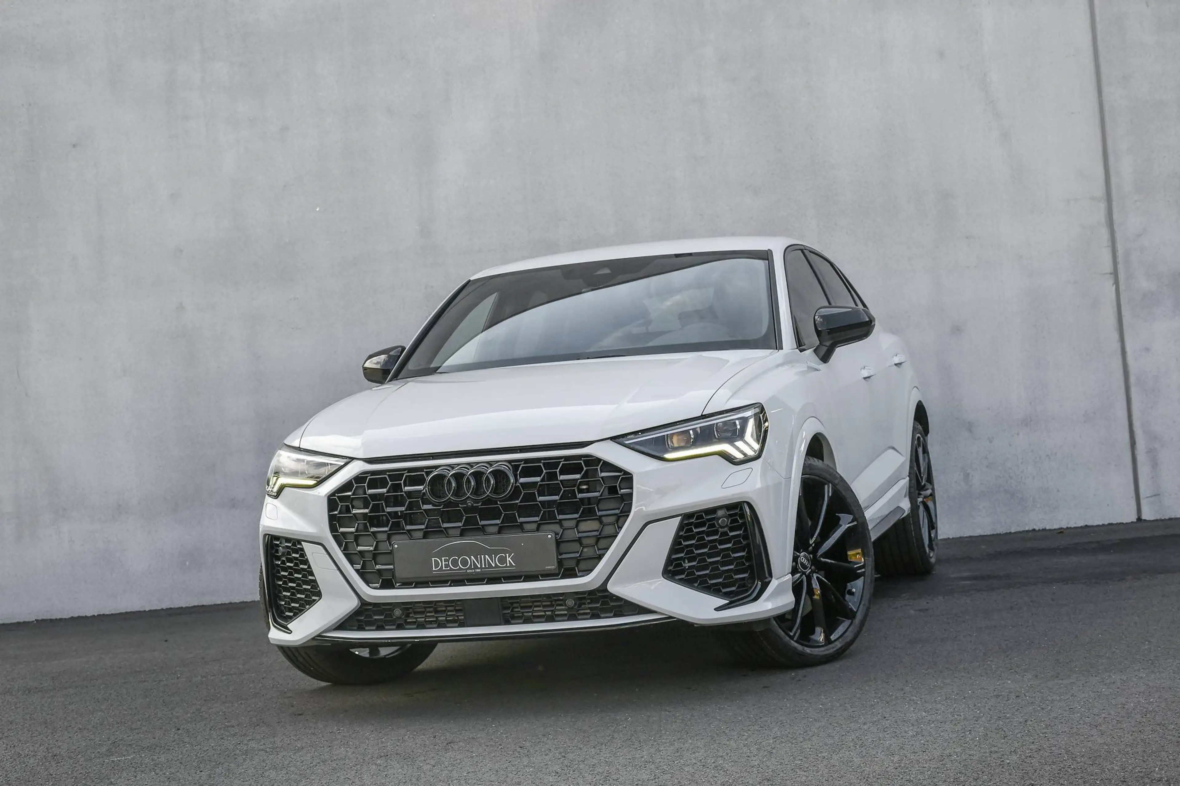 Audi RS Q3 Q3 2.5 TFSI Quattro RS Q3 *ADAP LED*ACC*360 CAM*RS SEATS*RODE STIKKING*21"*