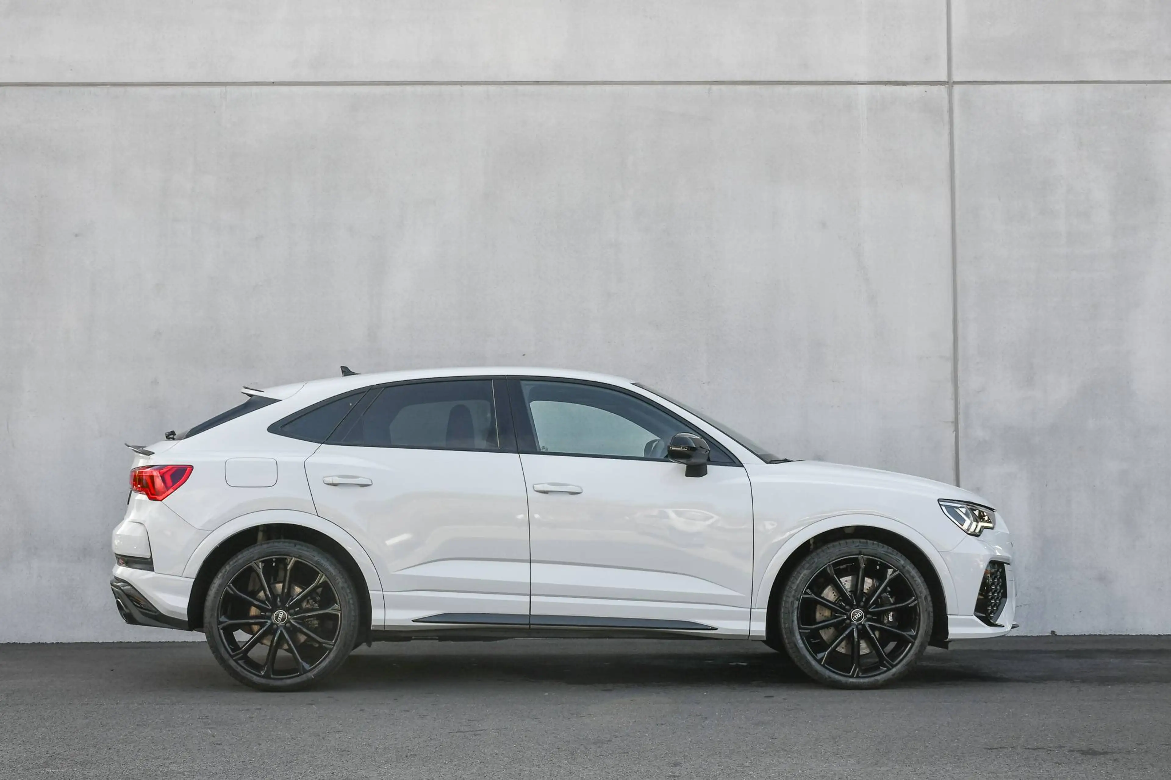 Audi RS Q3 Q3 2.5 TFSI Quattro RS Q3 *ADAP LED*ACC*360 CAM*RS SEATS*RODE STIKKING*21"* — photo 6