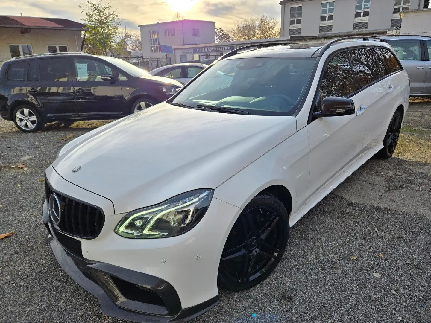 Mercedes-Benz E 300 AMG BlueTec neuer Motor Weiß - 2