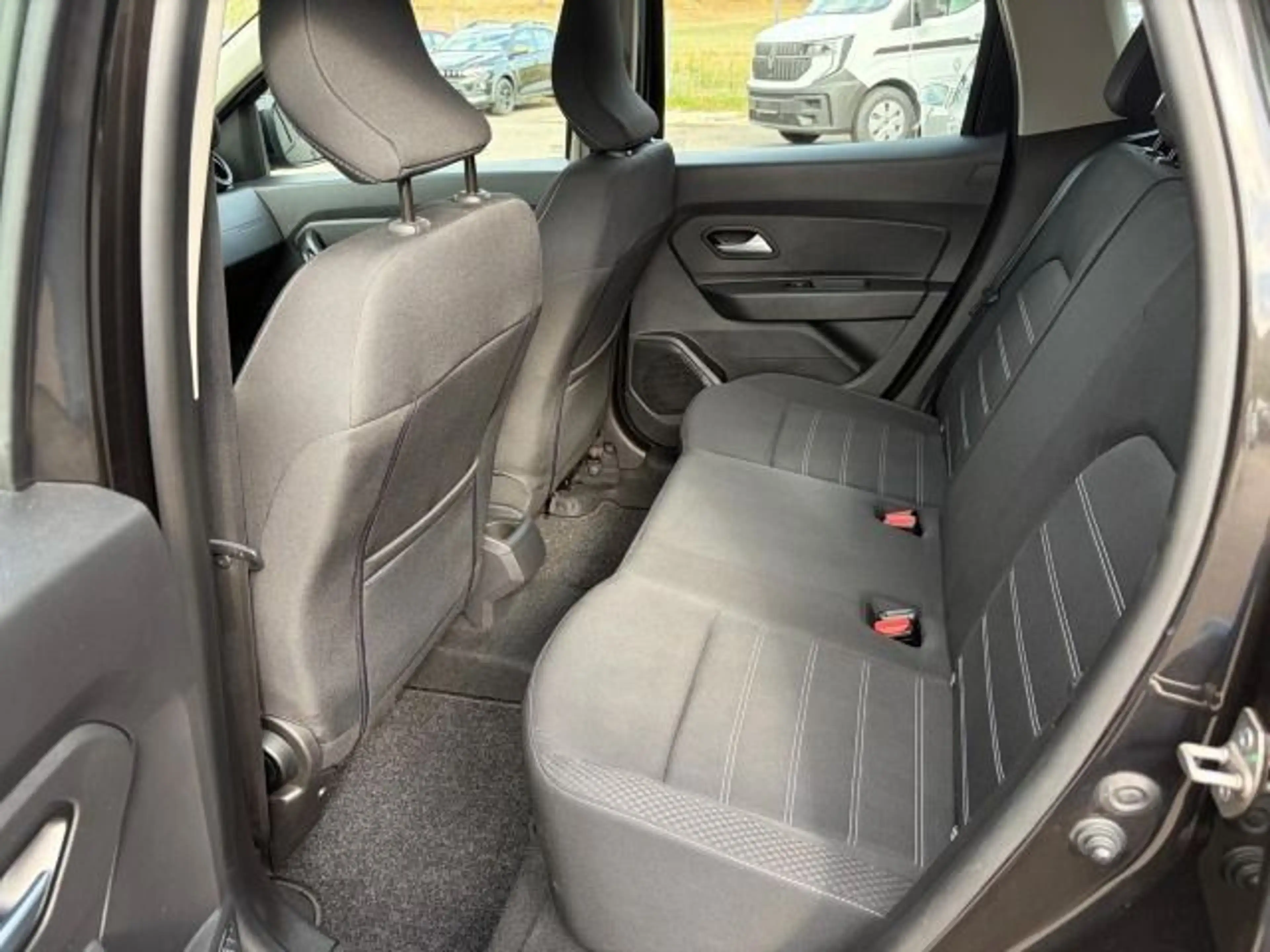 Dacia Duster II 1.0 TCe 100 LPG Comfort 2WD — photo 7