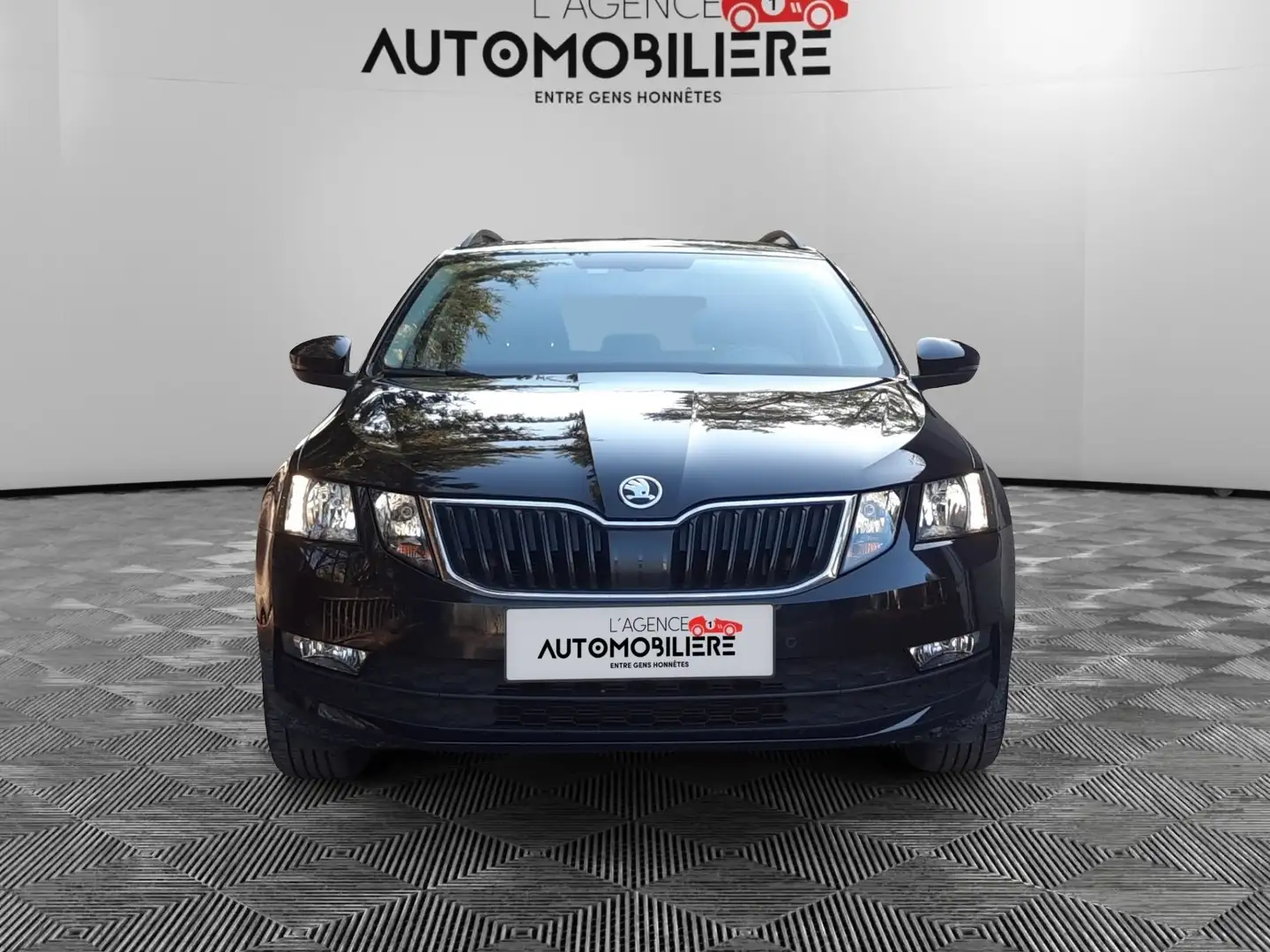 Skoda Octavia break 1.0 TSI Ambition 116Ch Boite 6V/Garantie 12M Zwart - 2