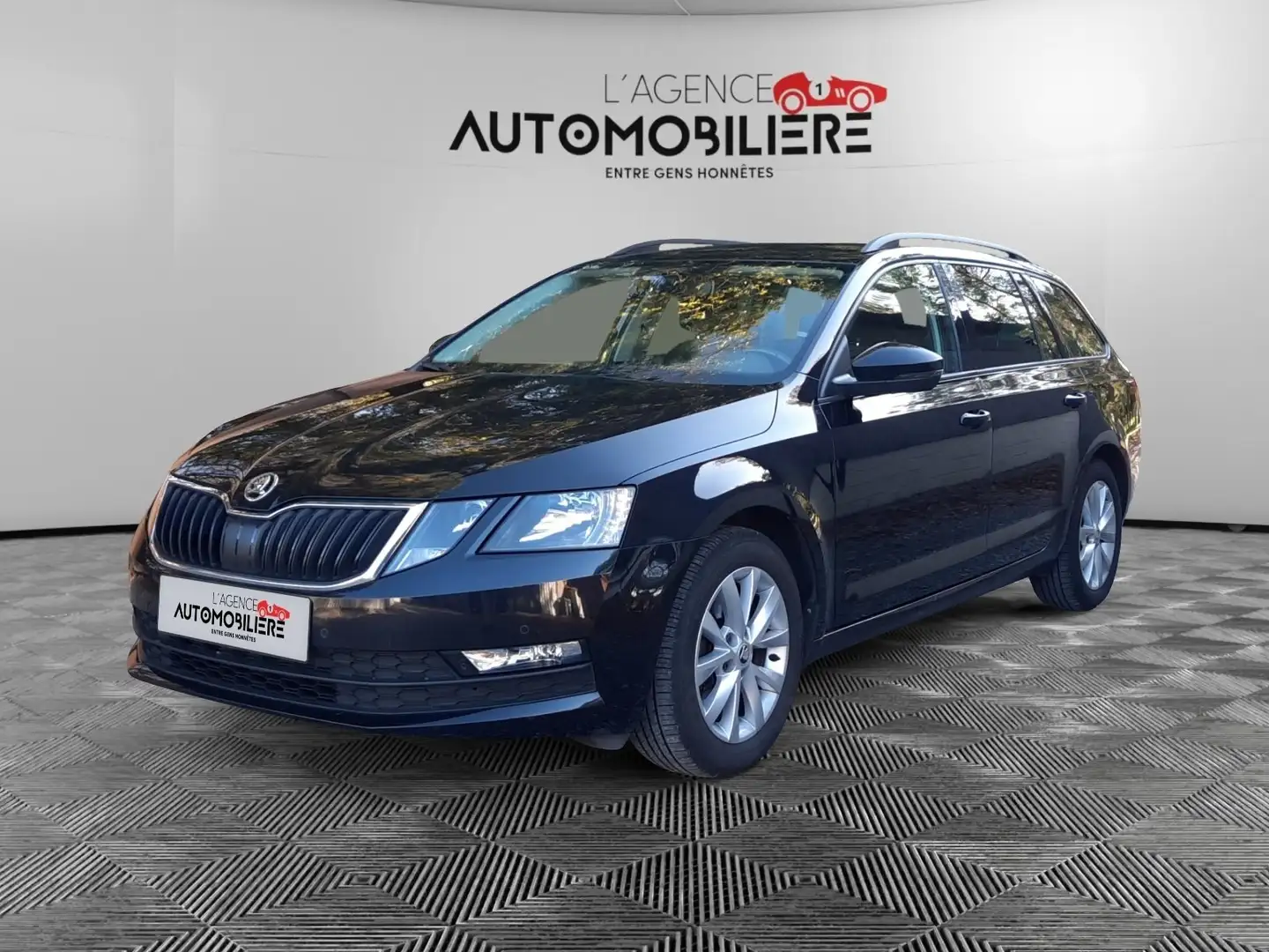 Skoda Octavia break 1.0 TSI Ambition 116Ch Boite 6V/Garantie 12M Zwart - 1