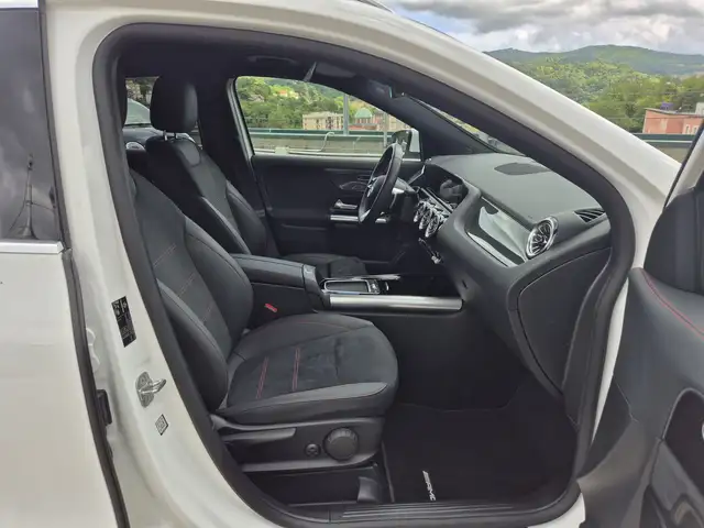 Mercedes-Benz Gla view 9