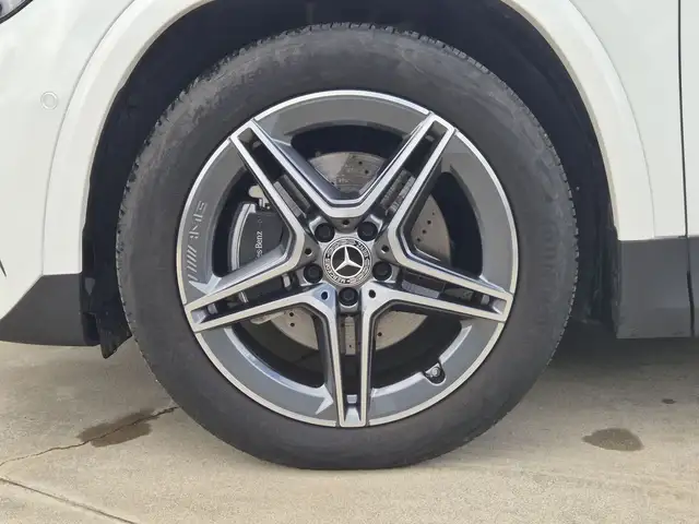 Mercedes-Benz Gla view 13