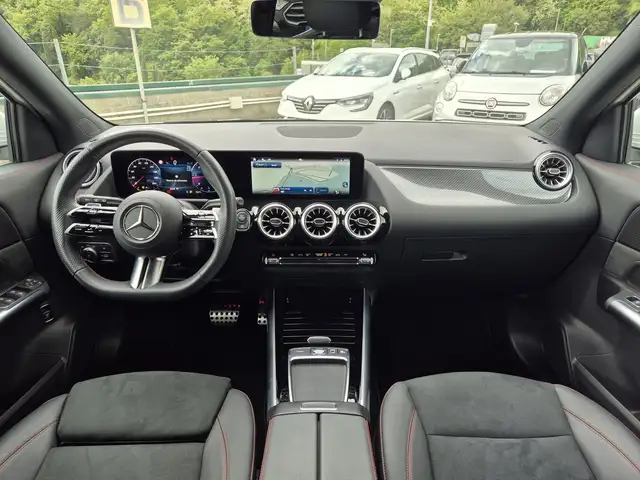 Mercedes-Benz Gla view 8