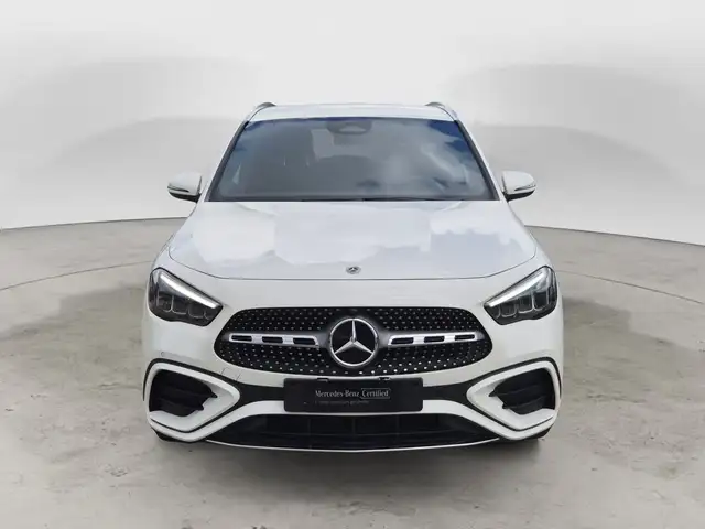 Mercedes-Benz Gla view 2
