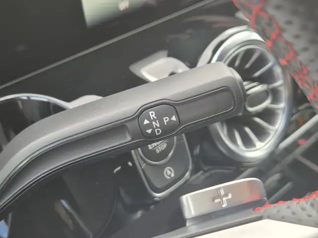 Mercedes-Benz Gla view 10