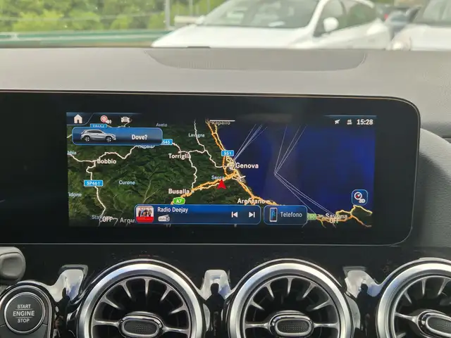 Mercedes-Benz Gla view 11