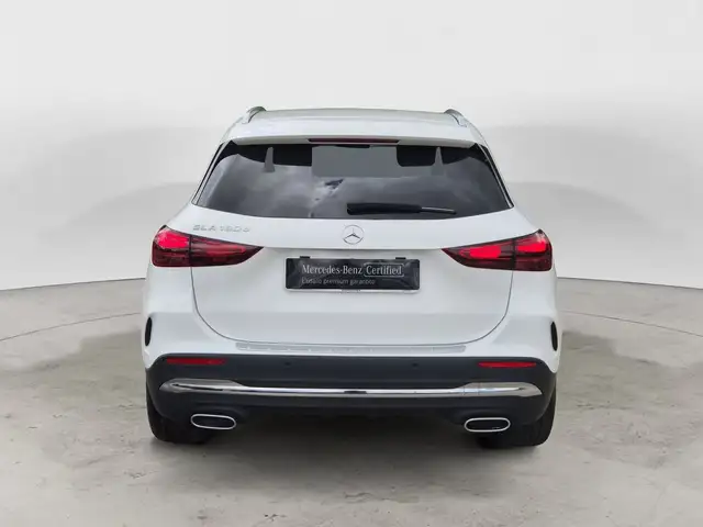 Mercedes-Benz Gla view 3