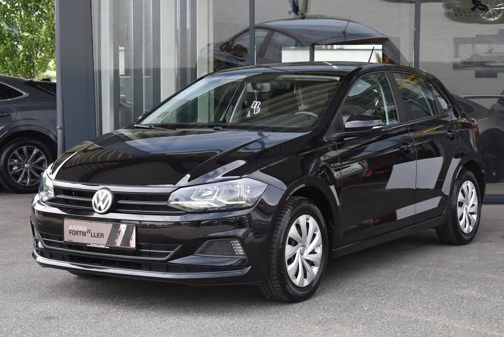 Volkswagen Polo Trendline Schwarz - 1