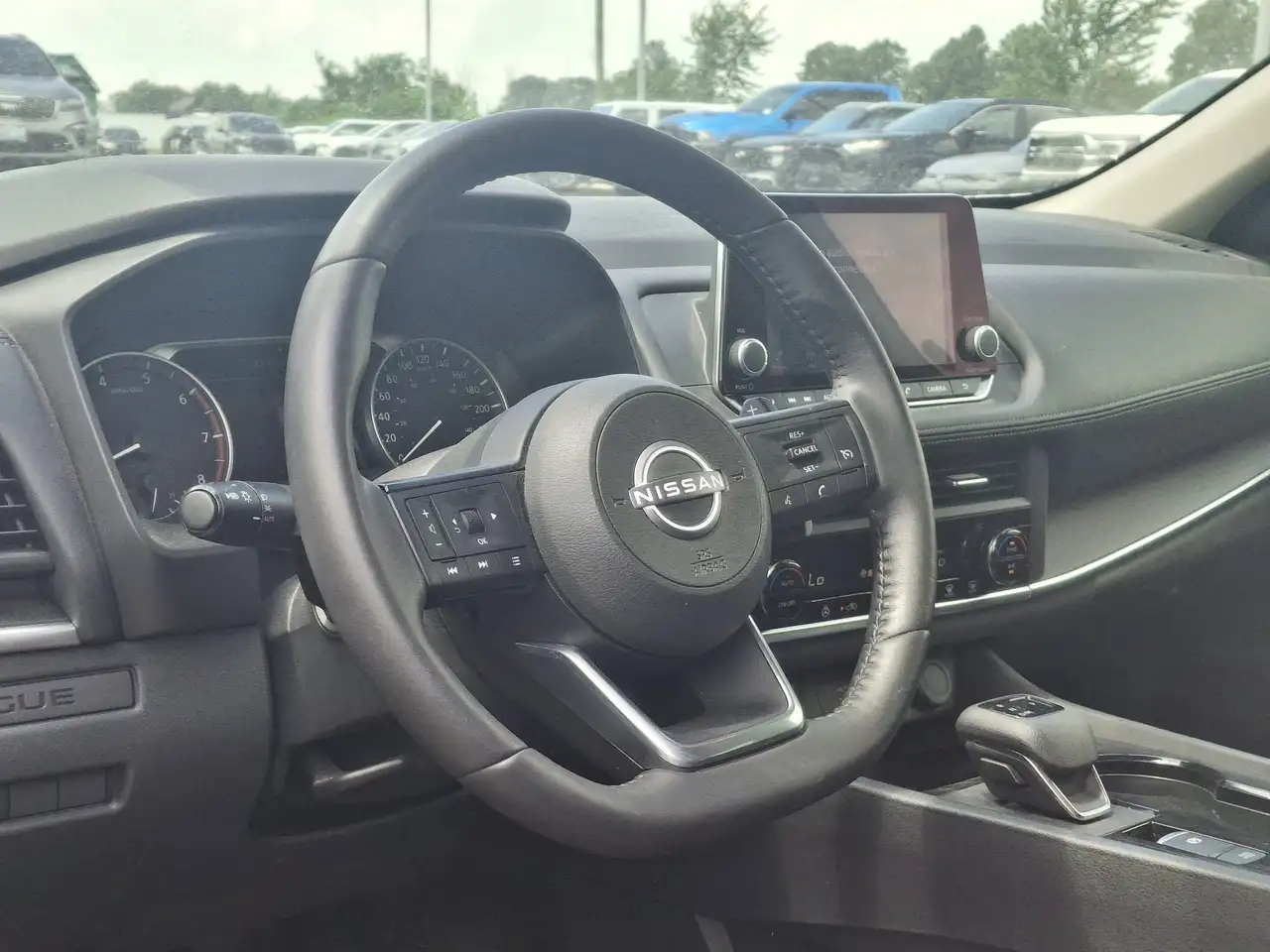 Nissan Rogue photo Nissan Rogue