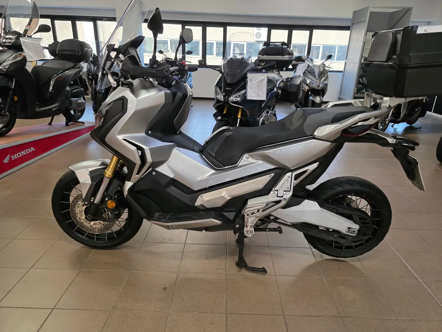 Honda X-ADV Gri - 1