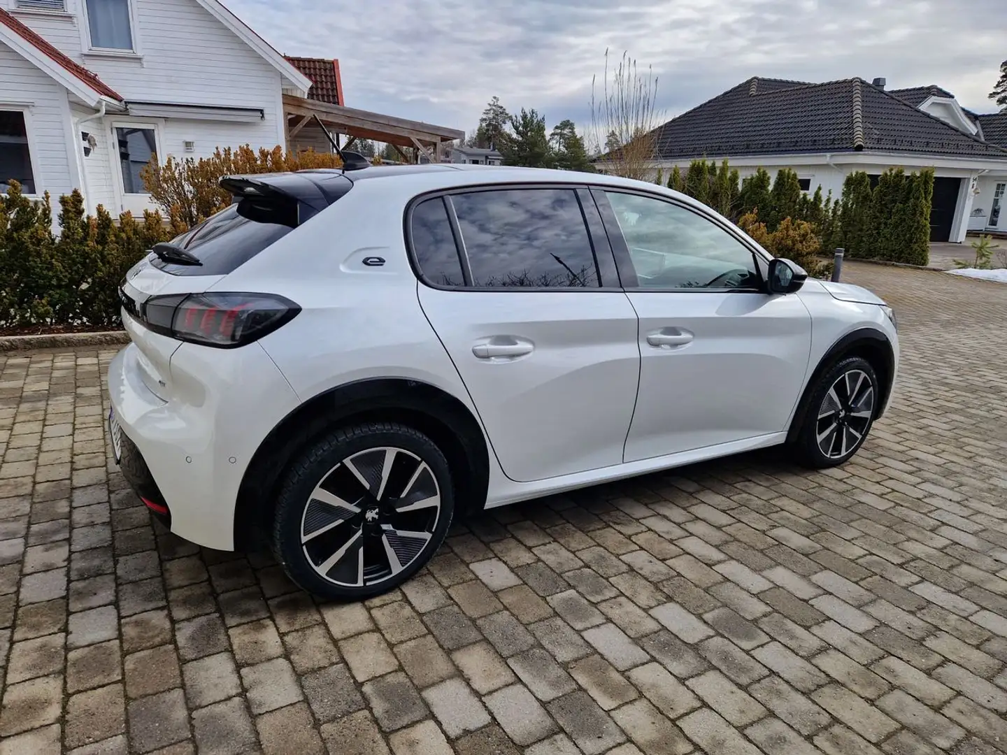 Peugeot 208 208 1.6 e-HDi 92ch ETG6 Allure - 2