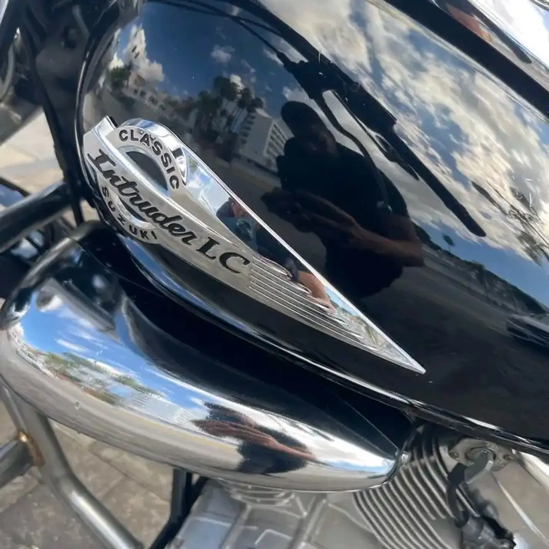 Suzuki Intruder C Noir - 2