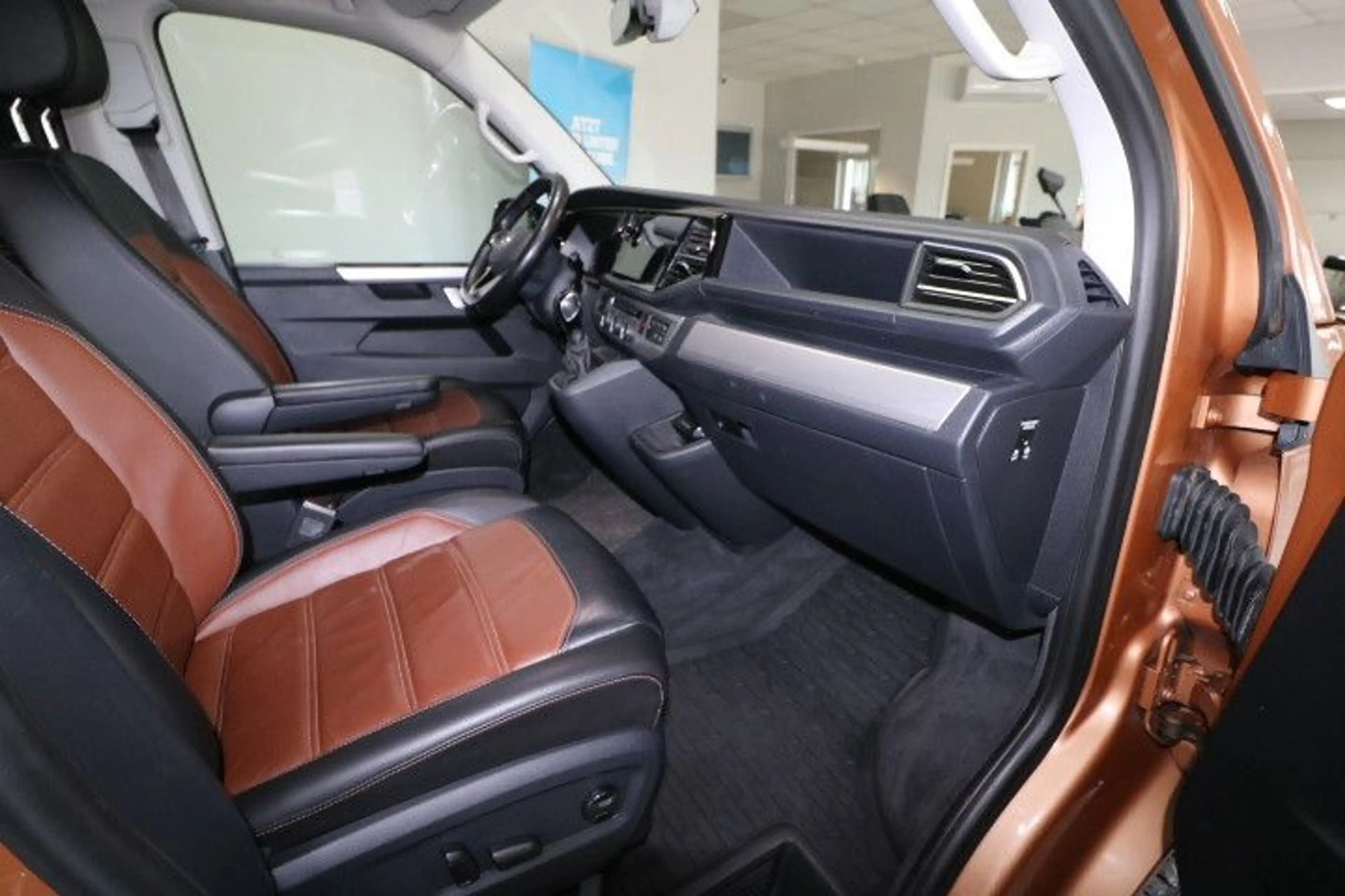 Volkswagen T6 Multivan 4Motion Edition — photo 9