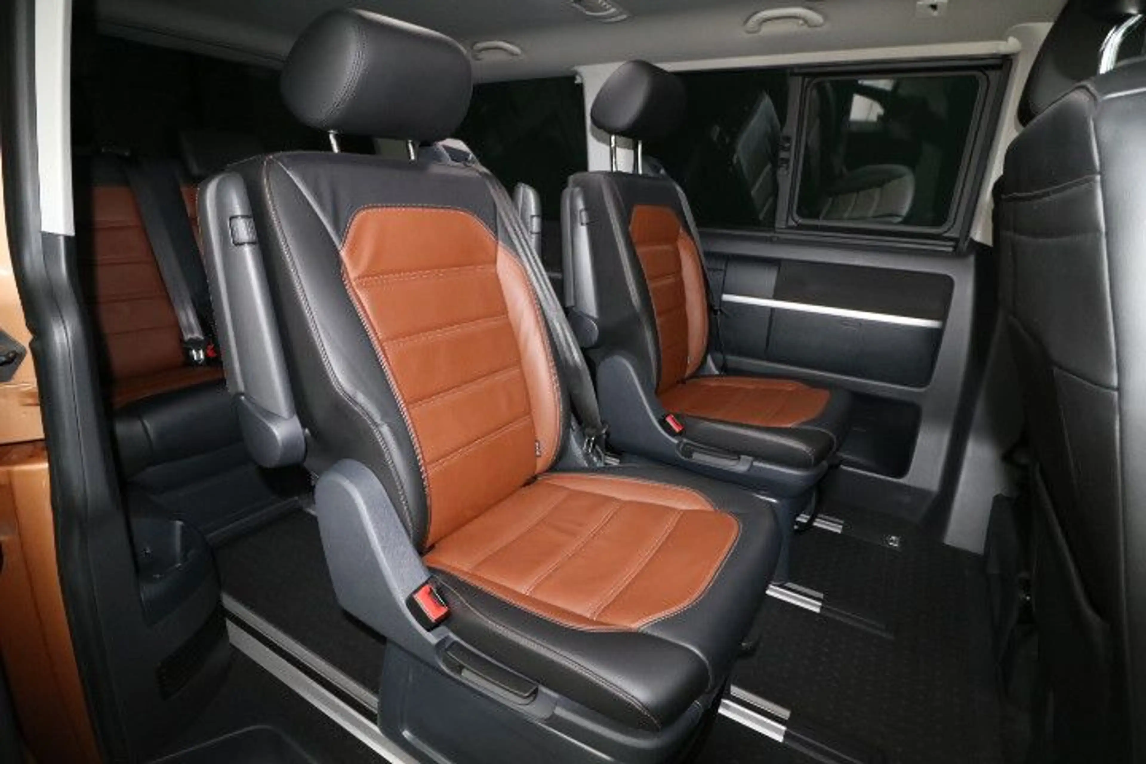 Volkswagen T6 Multivan 4Motion Edition — photo 11