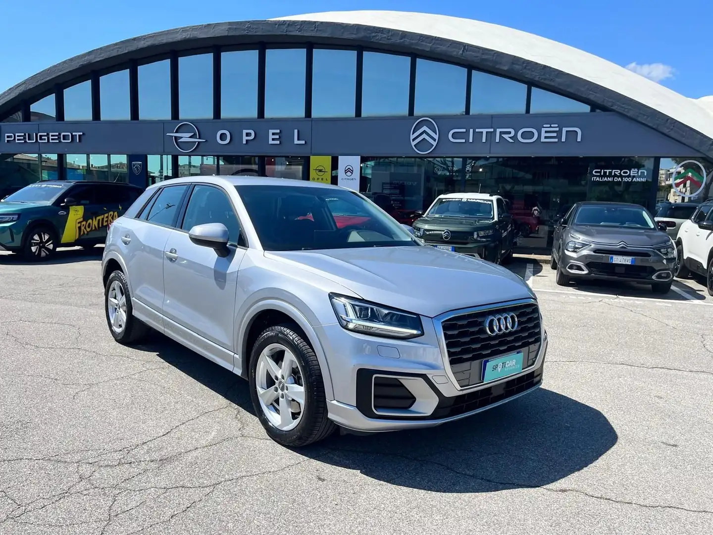 Audi Q2 1.0 TFSI Sport Gris - 1