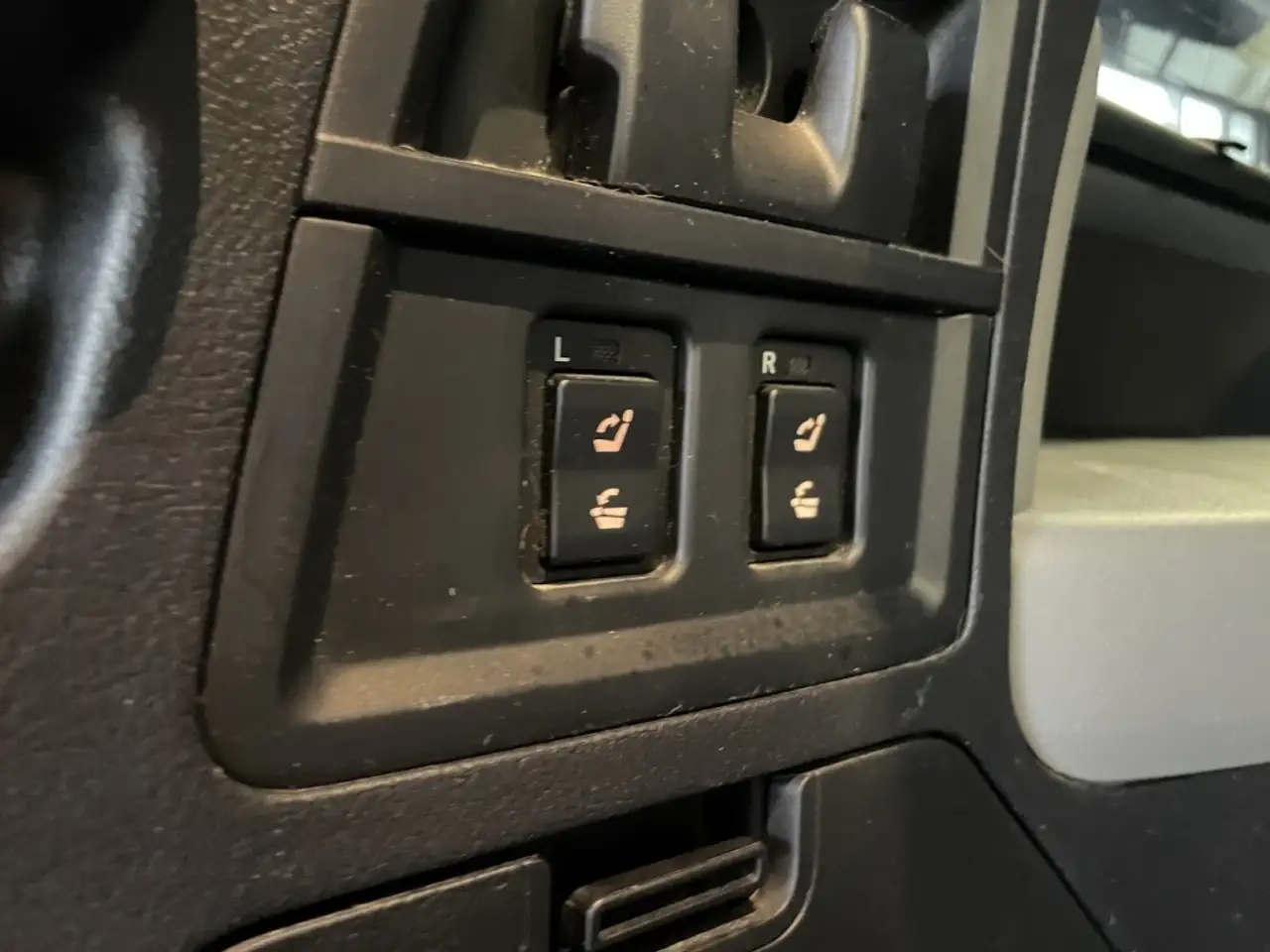 Toyota Sequoia снимка Toyota Sequoia