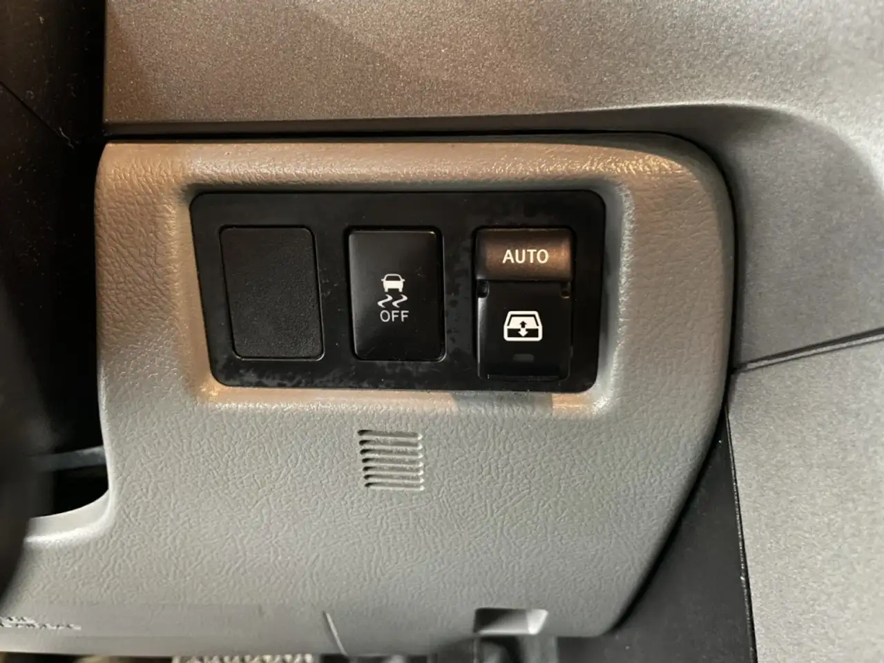 Toyota Sequoia снимка Toyota Sequoia